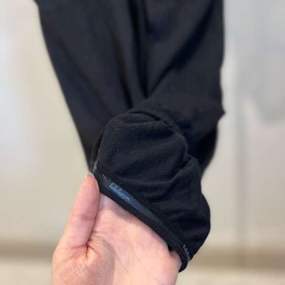 Lululemon Black Running Tank | Size 4 | Shelf Bra | Pockets | Special Edition - Picture 5 of 5